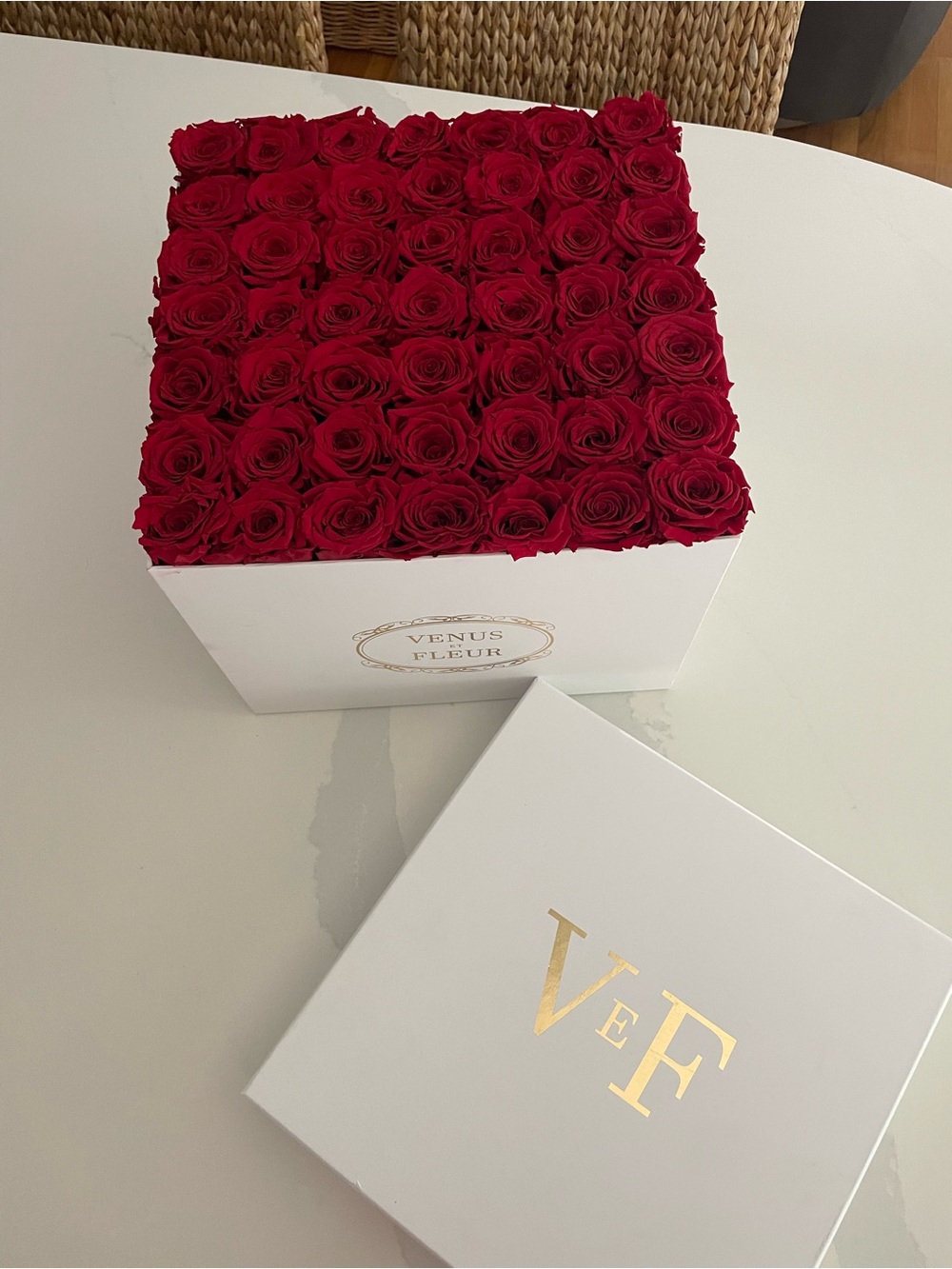 Venus Et Fleur Red Rose Square Arrangement